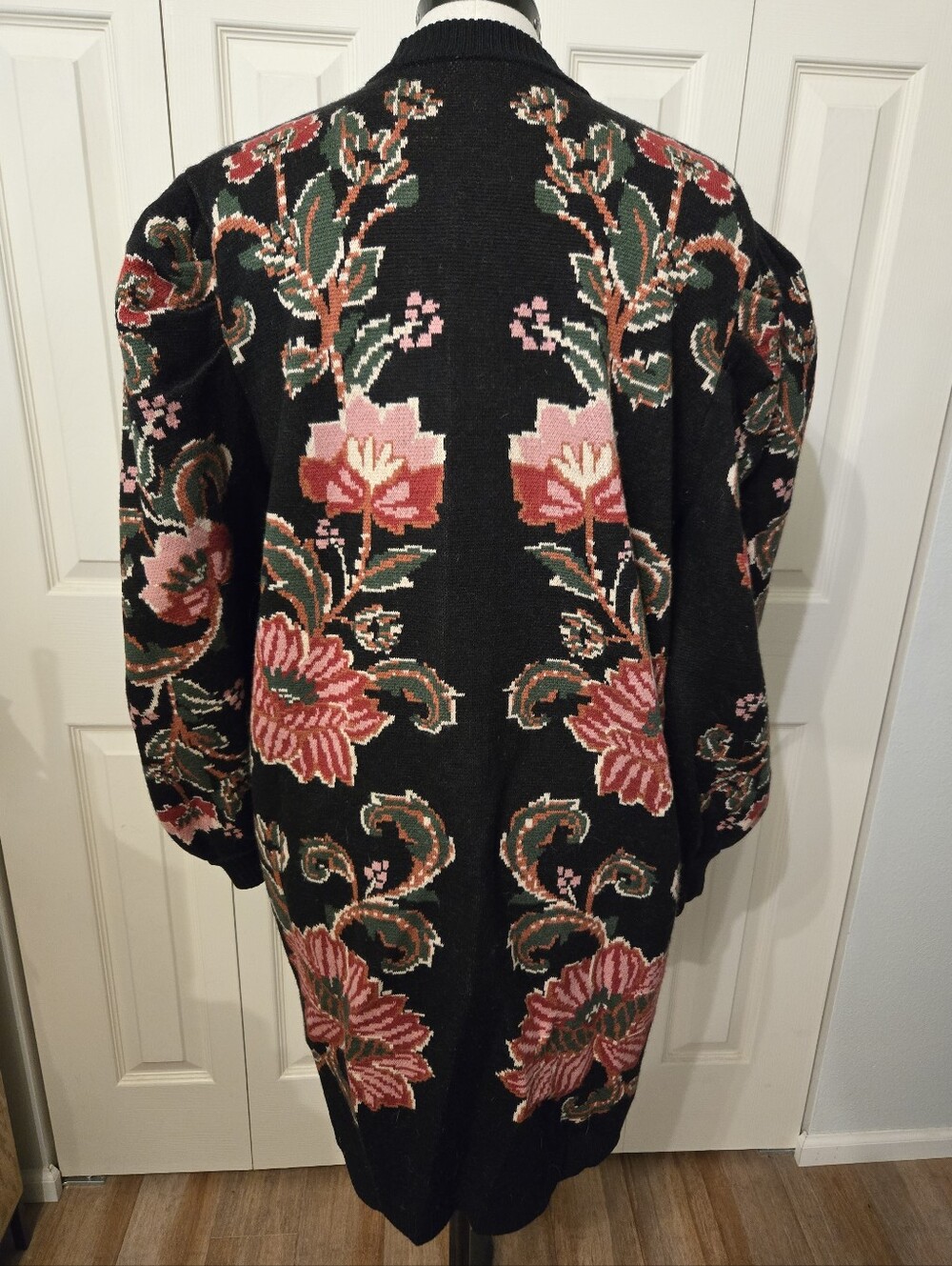 FARM Rio Sweater Size XL - Picture 3 of 10